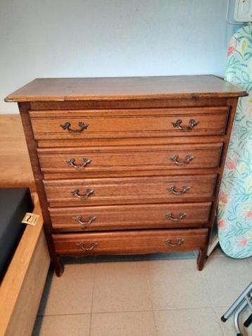 Ladenkastje eik beschikbaar voor biedingen