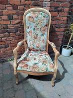 Antieke houten gestoffeerde stoel met armleuningen = 35 EUR, Ophalen