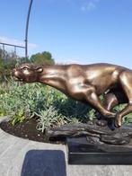 PANTER TIJDENS DE RACE IN BRONS OP MARMEREN SOKKEL, Antiek en Kunst, Ophalen of Verzenden, Brons