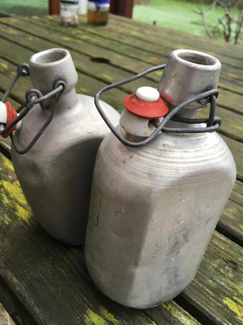 Twee aluminium drinkbussen (650 ml) met vintage uitstraling, Sport en Fitness, Drinkbussen, Gebruikt, Ophalen of Verzenden