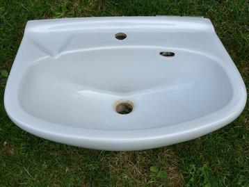 Gratis wastafel / lavabo wit beschikbaar voor biedingen