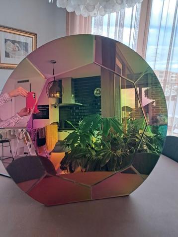 Bolia facetspiegel irriserend roze/groen/geel beschikbaar voor biedingen