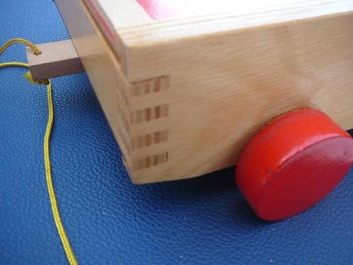 Duurzaam houtenspeelgoedwagentje 27 cm op 18 cm op 8 cm, Kinderen en Baby's, Speelgoed | Educatief en Creatief, Zo goed als nieuw