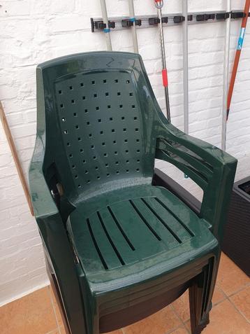 4 kunststof tuinstoelen groen beschikbaar voor biedingen