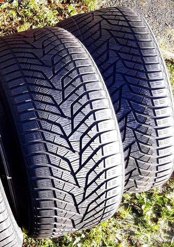 2 pneus hiver 285/35ZR21 105V Yokohama avec 5,5 mm beschikbaar voor biedingen