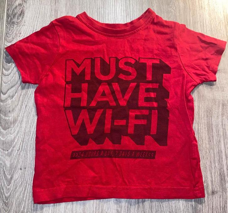 T-shirt: must have wi-fi - maat 98, Kinderen en Baby's, Kinderkleding | Maat 98, Zo goed als nieuw, Ophalen of Verzenden