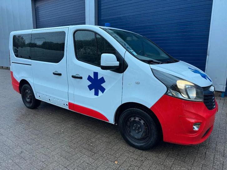 Opel Vivaro *AMBULANCE-RETTUNGSWAGEN* (bj 2017), Auto's, Bestelwagens en Lichte vracht, Bedrijf, Te koop, Opel, Diesel, Euro 6