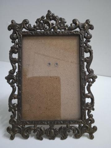 Antieke fotokader 10 x 15 beschikbaar voor biedingen
