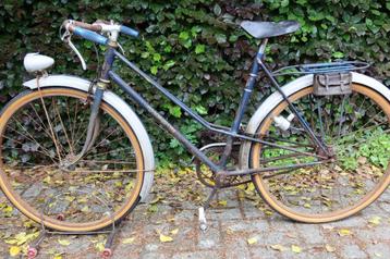 oldtimer fiets beschikbaar voor biedingen