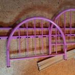 Roze metalen eenpersoonsbed met lattenbodem, 15 euro, Ophalen