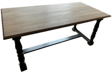 Eetkamertafel beschikbaar voor biedingen