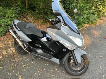 Yamaha T-Max 500 ABS nardo grey 06/2008 Akrapovič XENON disponible aux enchères