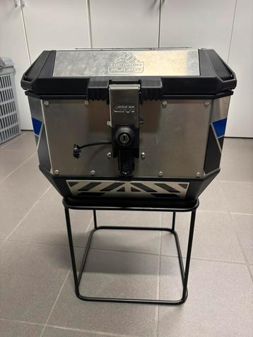 Givi alu topcase EXPLORER met bevestingsplaat BMW1300 GSA beschikbaar voor biedingen