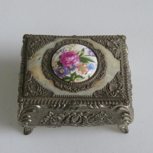 Verzilverd juweeldoosje snuisterijdoosje met porselein, Antiek en Kunst, Curiosa en Brocante, Ophalen of Verzenden