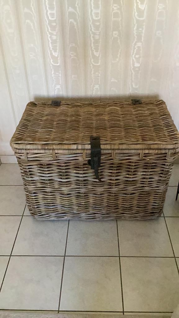 Grand panier en rotin pratique, Maison & Meubles, Enlèvement, Comme neuf