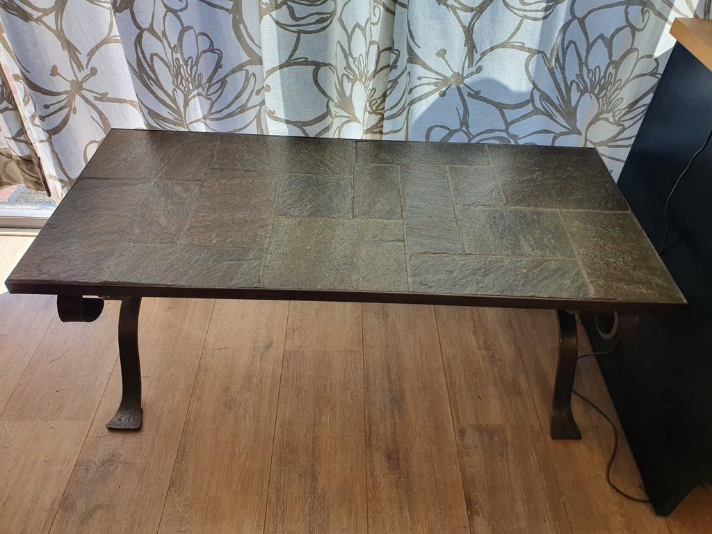 Table basse brutaliste robuste, Antiquités & Art, Enlèvement