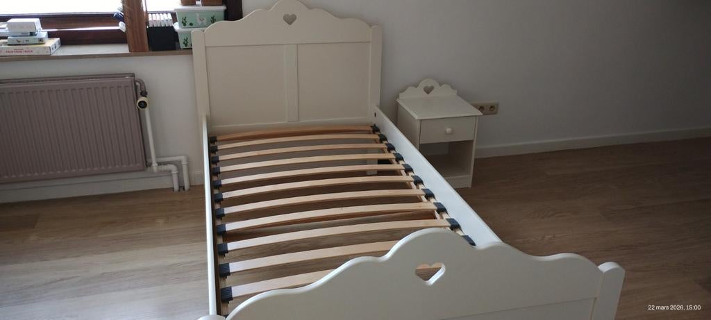 Ensemble Lit+ table de nuit+sommier (Esprit "romantique"), Enlèvement, Une personne, Crème