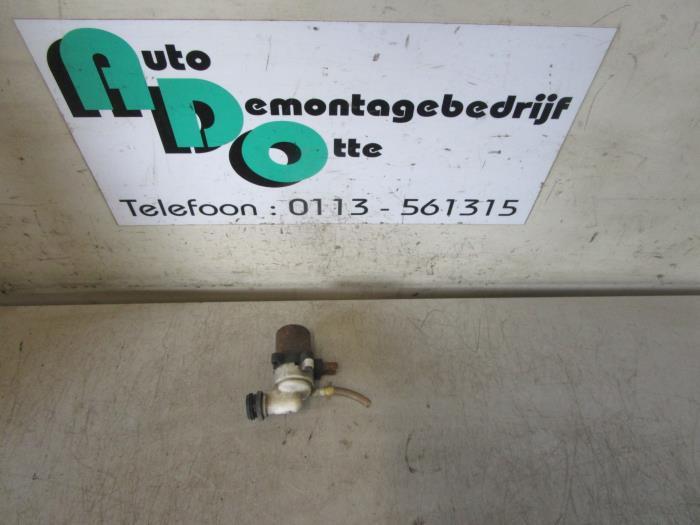 Ruitensproeierpomp voor van een Fiat Ducato (Ducato 81-), Auto-onderdelen, Ruiten en Toebehoren, Fiat, Gebruikt, 3 maanden garantie
