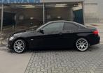 BMW 320i E92 automaat benzine ZEER LAGE KILOMETERSTAND, Auto's, BMW, Automaat, 4 cilinders, Zwart, Grijs