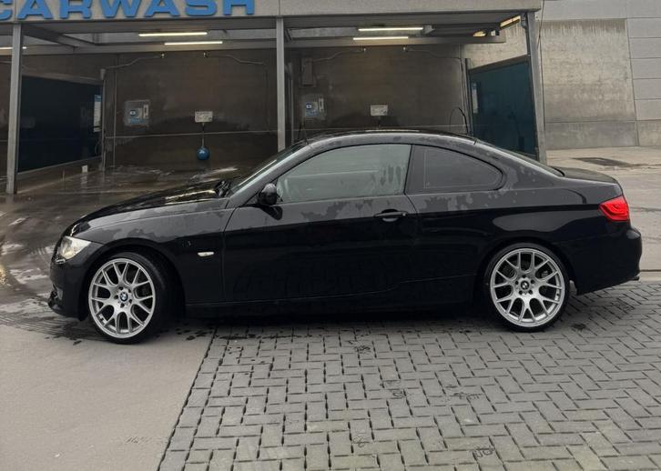 BMW 320i E92 automaat benzine ZEER LAGE KILOMETERSTAND, Autos, BMW, Particulier, Série 3, Phares directionnels, Airbags, Air conditionné