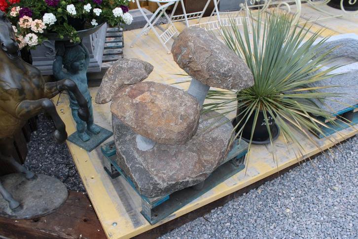 3 champignons en pierre sur rocher !, Jardin & Terrasse, Statues de jardin, Neuf, Autres types, Pierre, Enlèvement