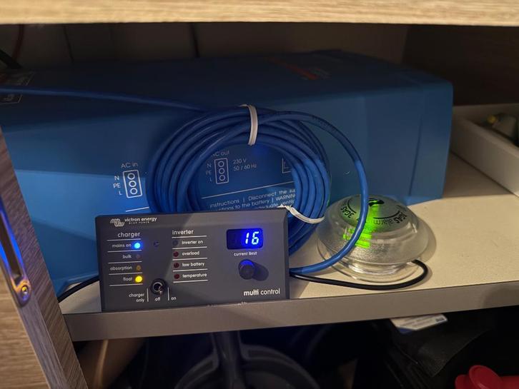 Victron Inverter, batt. en PV-inst. vr caravan of motorhome, Caravans en Kamperen, Mobilhome-accessoires, Zo goed als nieuw, Ophalen