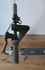 Grijs. Bijna nooit gebruikt. Met oplader. Ninbot segway., Fietsen en Brommers, Steps, Ophalen, Gebruikt, Elektrische step (E-scooter)