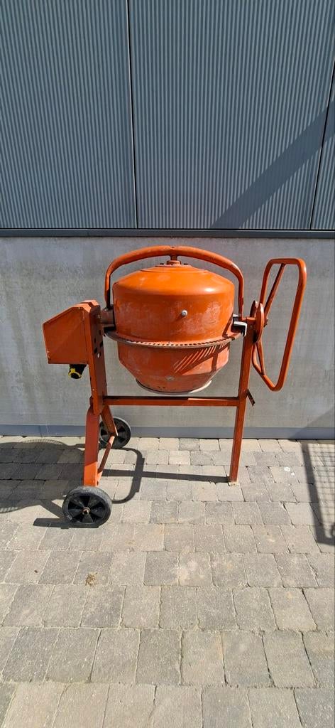 Zuivere betonmolen in goede staat, Doe-het-zelf en Bouw, Ophalen, Gebruikt