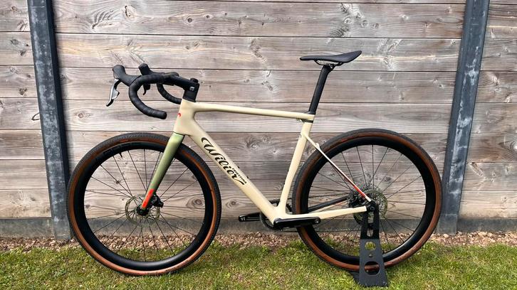 Wilier Rave SLR L. Sram AXS. Leeze carbon wielen. Gravelbike, Vélos & Vélomoteurs, Vélos | Vélos de course, Comme neuf, Carbone