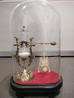 Vleermuis skelet in stolp met zandloper, Antiek en Kunst, Curiosa en Brocante, Ophalen