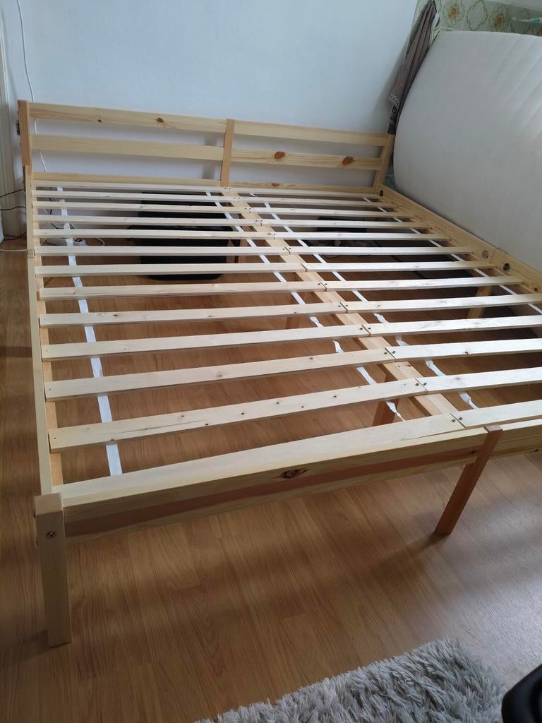 Cadre de lit et sommier 180x200cm, Maison & Meubles, Beige, Comme neuf, Enlèvement, 180 cm