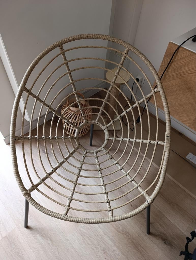 Fauteuil lounge imitation rotin, Enlèvement