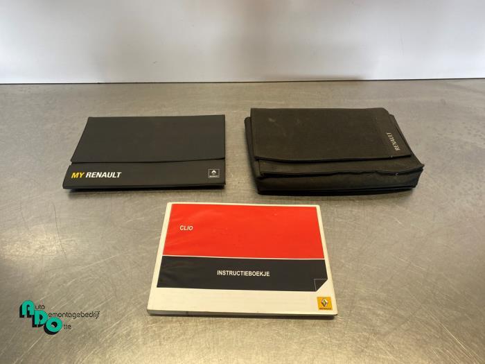 Livret d'instructions d'un Renault Clio (Clio 4 12-), Autos : Pièces & Accessoires, Autres pièces automobiles, Renault, Utilisé
