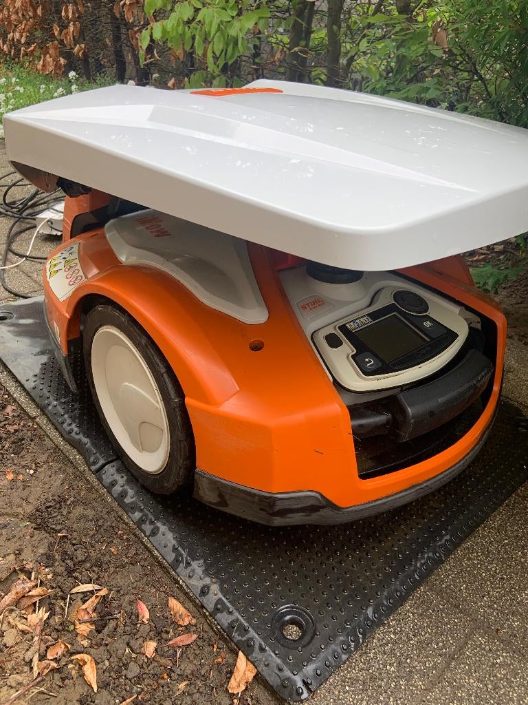 STIHL Imow robotmaaier, Tuin en Terras, Robotmaaiers, Gebruikt, Meer dan 25 cm, Met regensensor, Ophalen