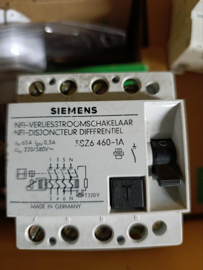 Verliesstroomschakelaar 380v, Enlèvement