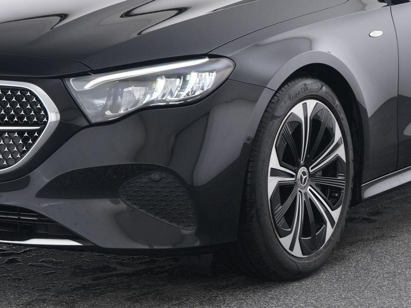 Mercedes-Benz E-klasse 300 DE 4MATIC Break Luxury Line | Dis, Auto's, Automaat, Zwart, 4 cilinders, Zwart