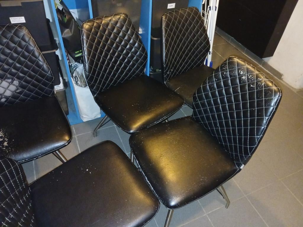 5 chaises en similicuir XOOON gratuites, Enlèvement