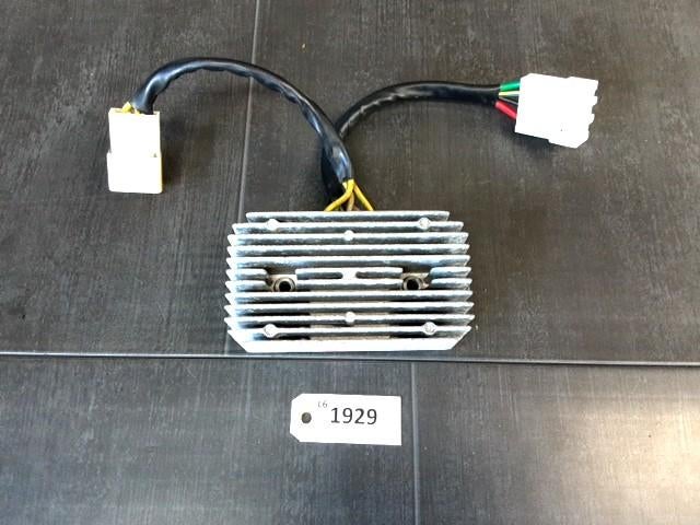 GTS250 2006 - 2011 Sym Spanningsregelaar D1-55442, Motoren