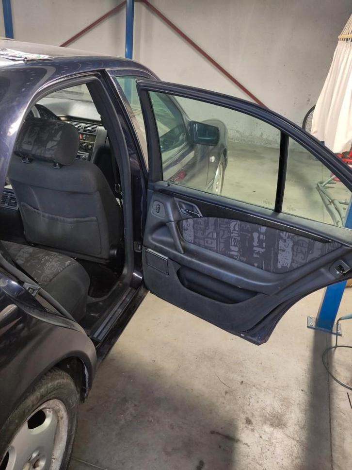 Mercedes E220 bouwjaar 1996, Auto's, Mercedes-Benz, Particulier, E-Klasse, ABS, Airbags, Airconditioning, Centrale vergrendeling