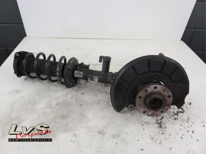 Schokdemperpoot links-voor van een Volkswagen Golf, Auto-onderdelen, Gebruikt, -, Volkswagen, -