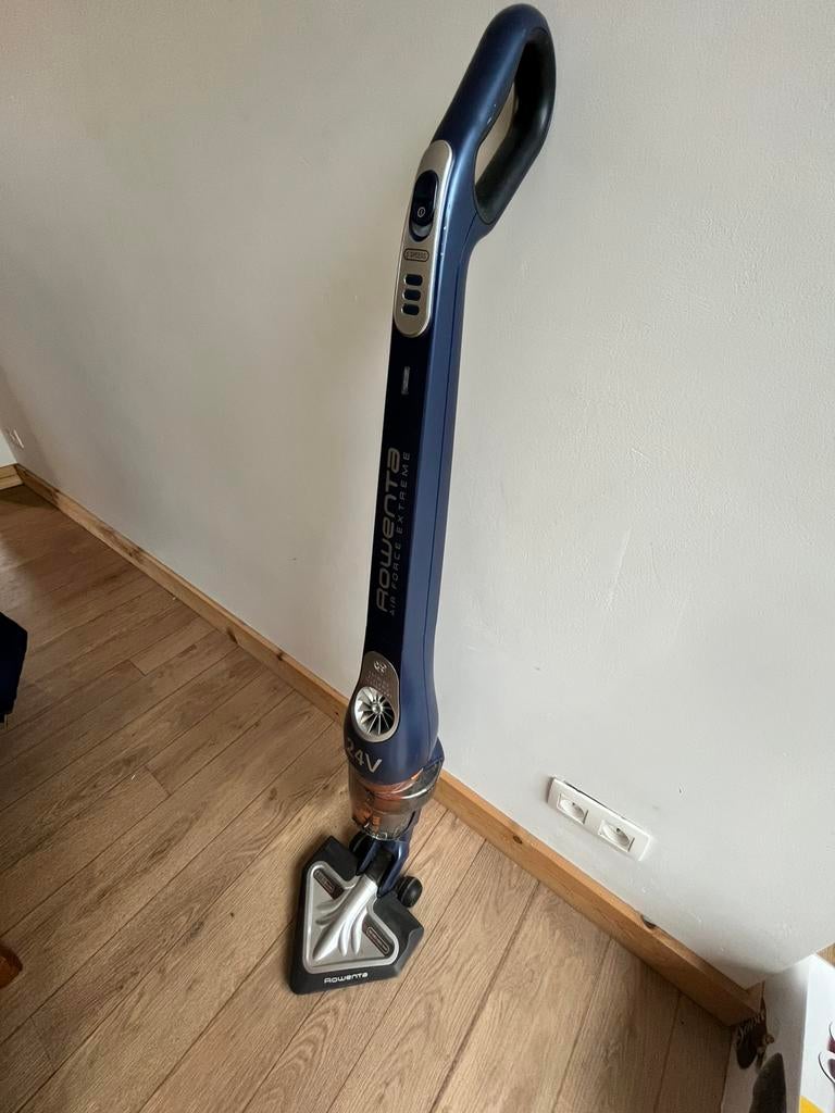 Aspirateur sans fil fonctionne impeccable, Aspirateur, Réservoir, Utilisé, Enlèvement