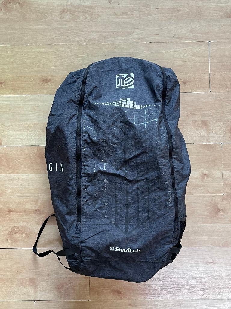 Harnais réversible Gin Switch 2 (2023) — Très bon état, Sports & Fitness, Vol à voile & Parapente, Enlèvement ou Envoi, Comme neuf