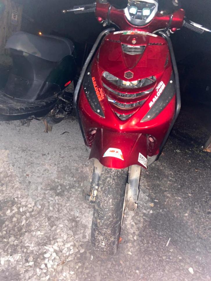 Piaggio zip 4t klasse a full option + turbo kit uitlaat, Vélos & Vélomoteurs, Scooters | Piaggio, Comme neuf, Zip, Enlèvement