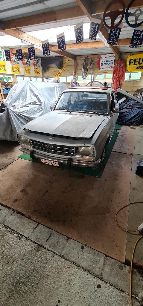 peugeot 504 gld, Autos, Peugeot, Particulier, Diesel, Berline, 4 portes, Boîte manuelle, Argent ou Gris, Bleu, Tissu, Propulsion arrière