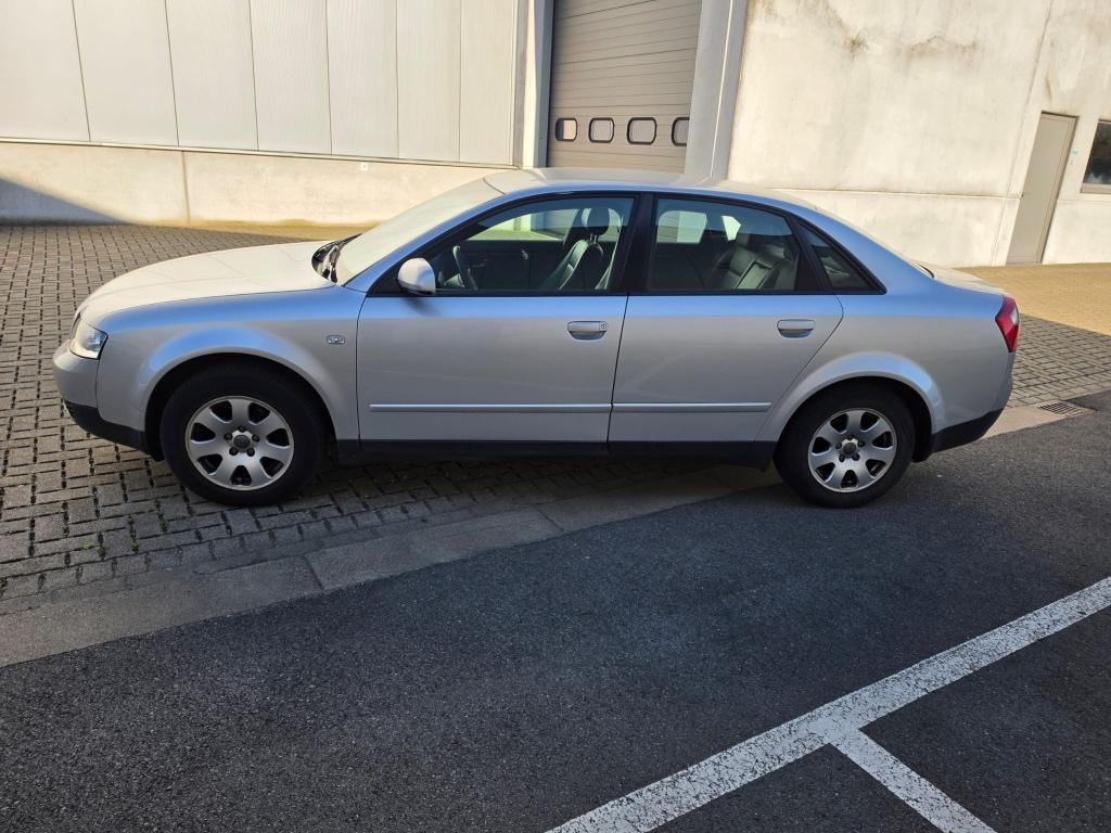 AUDI A4. 1.9TDI, automaat, Zwart, 4 cilinders, A4, Leder
