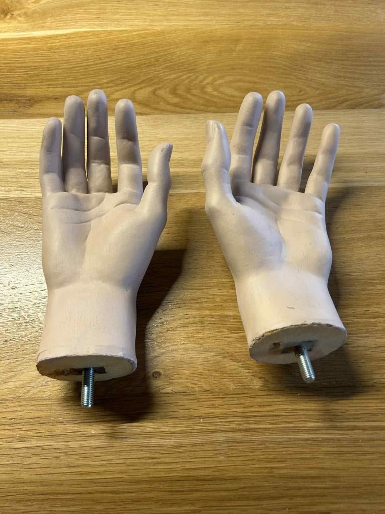 WWII - 1 paire de main très réaliste pour mannequin, Collections, Objets militaires | Seconde Guerre mondiale, Envoi, Autres, Autres types