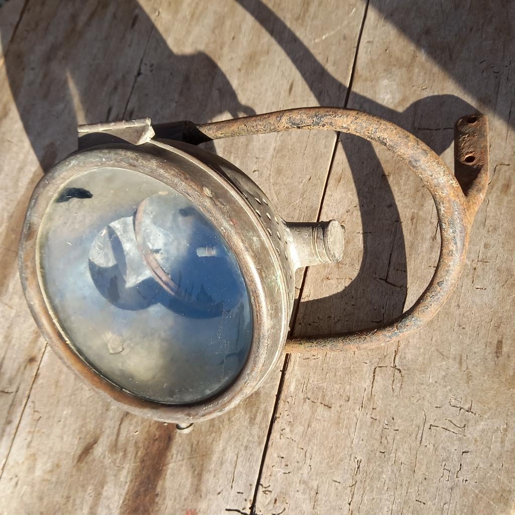 antieke grote lamp van auto op metalen voet, Auto-onderdelen, Ophalen of Verzenden, Gebruikt, Oldtimer onderdelen