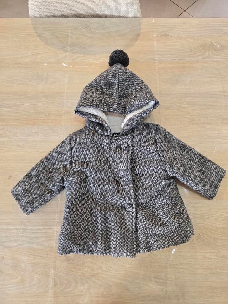 Kiabi babyjas 6 maanden grijs tweed met woleffect en capucho, Kinderen en Baby's, Babykleding | Maat 68, Zo goed als nieuw, Jongetje of Meisje