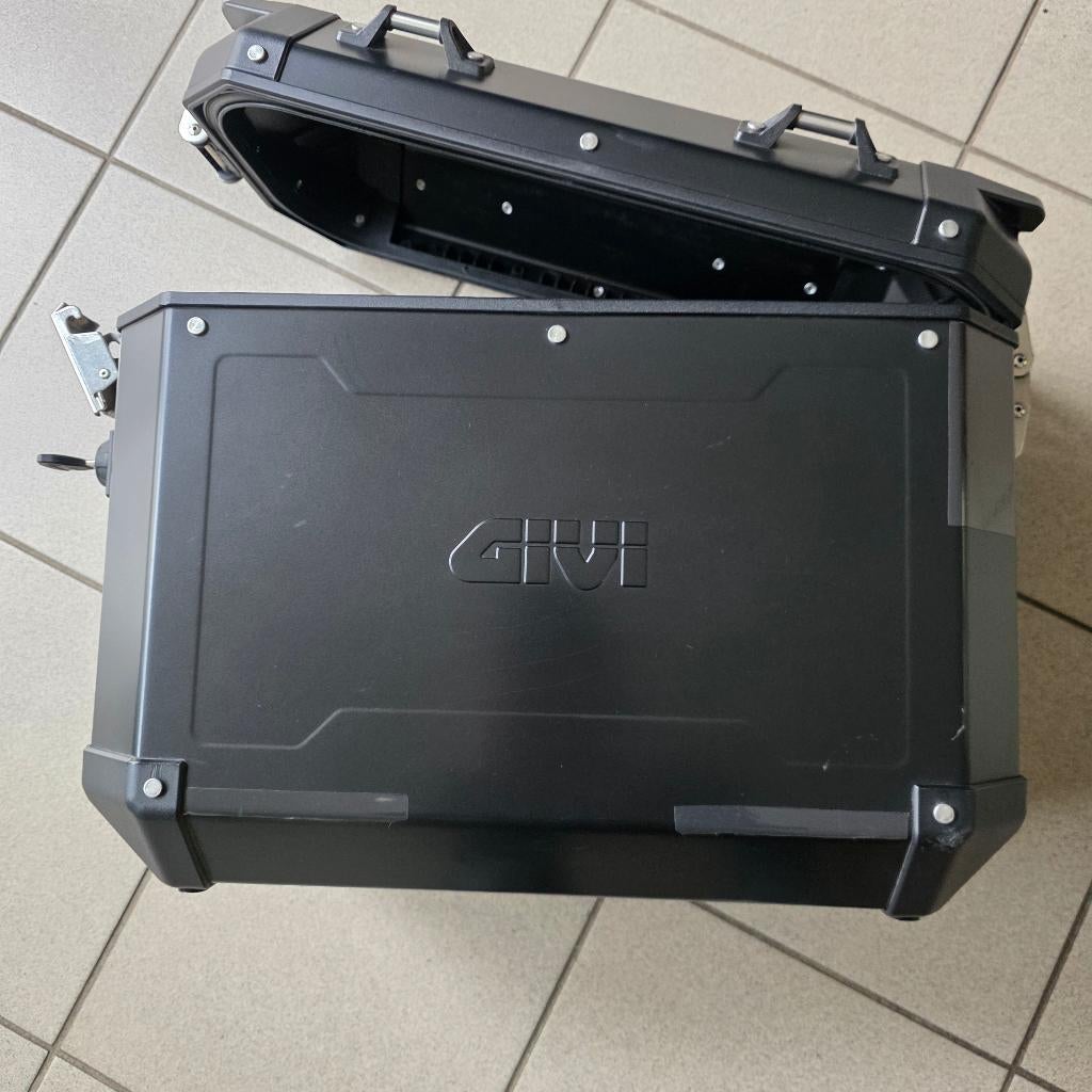 Givi koffer, Motoren, Ophalen, Zo goed als nieuw