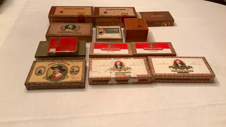 Boîtes à cigares, Collections, Articles de fumeurs, Briquets & Boîtes d'allumettes, Utilisé, Boite à tabac ou Emballage, Enlèvement ou Envoi